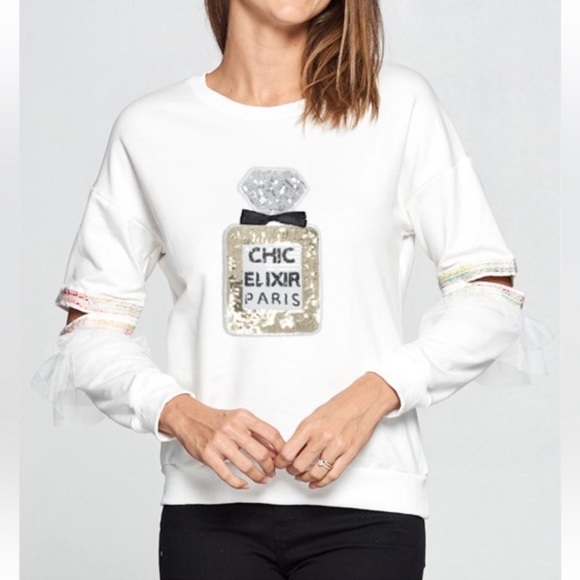 ShopEvelynne Tops - Chic Euro Graphic Sweatshirt